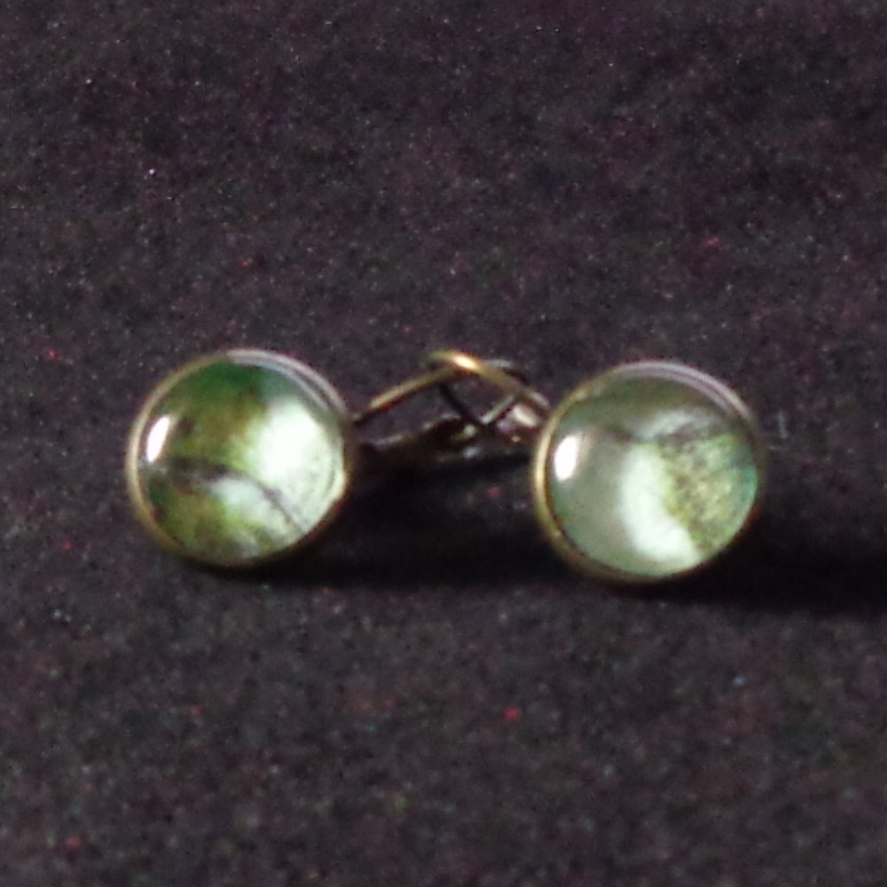 Round CABOCHON Shades of Green LEVERBACK EARRINGS .5" Diameter set in COPPER